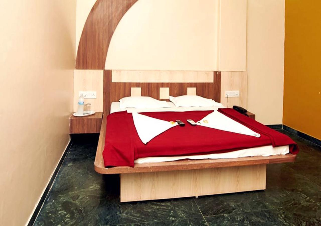 Hotel Three G Shirdi Exterior foto