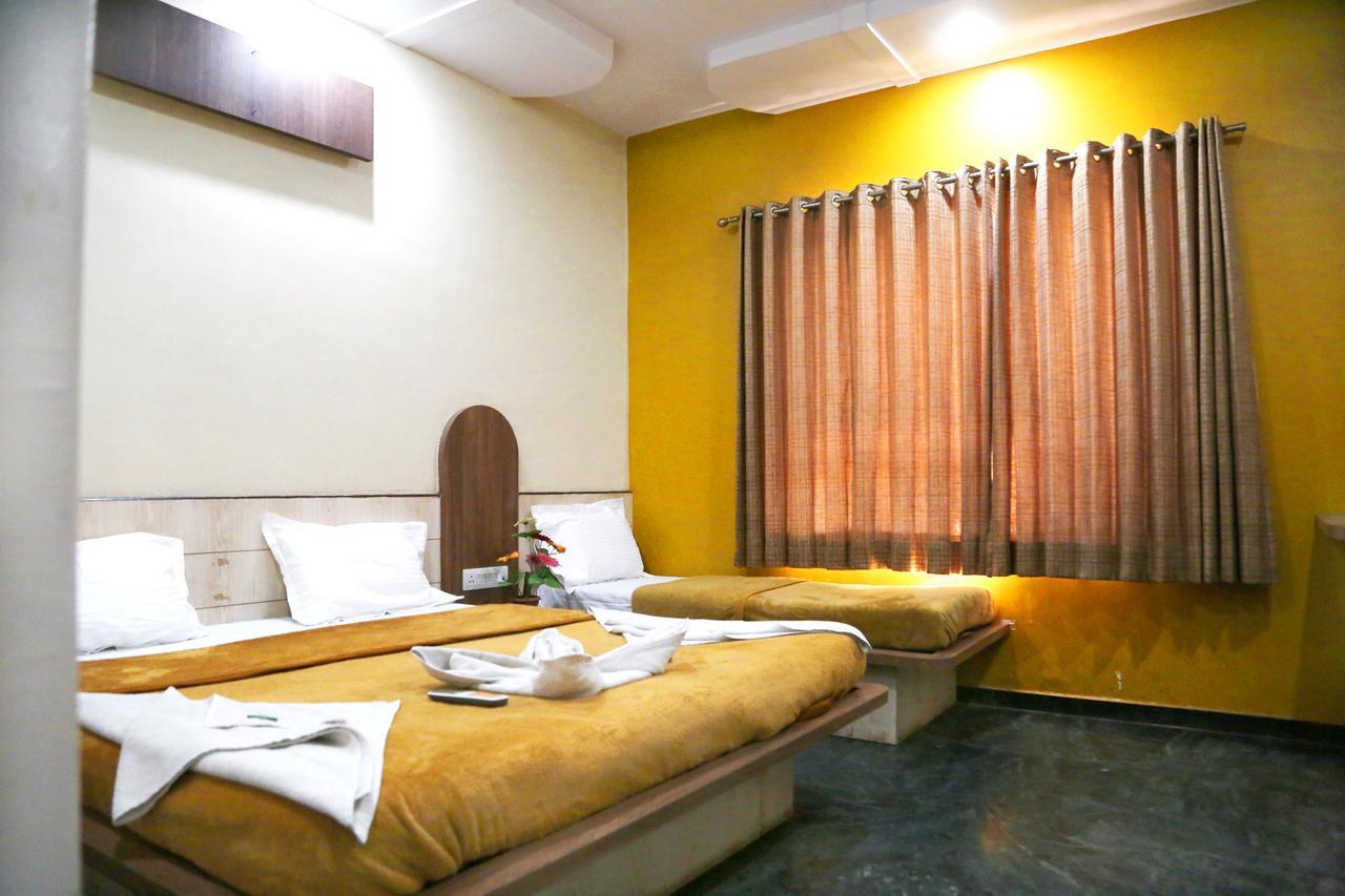 Hotel Three G Shirdi Exterior foto